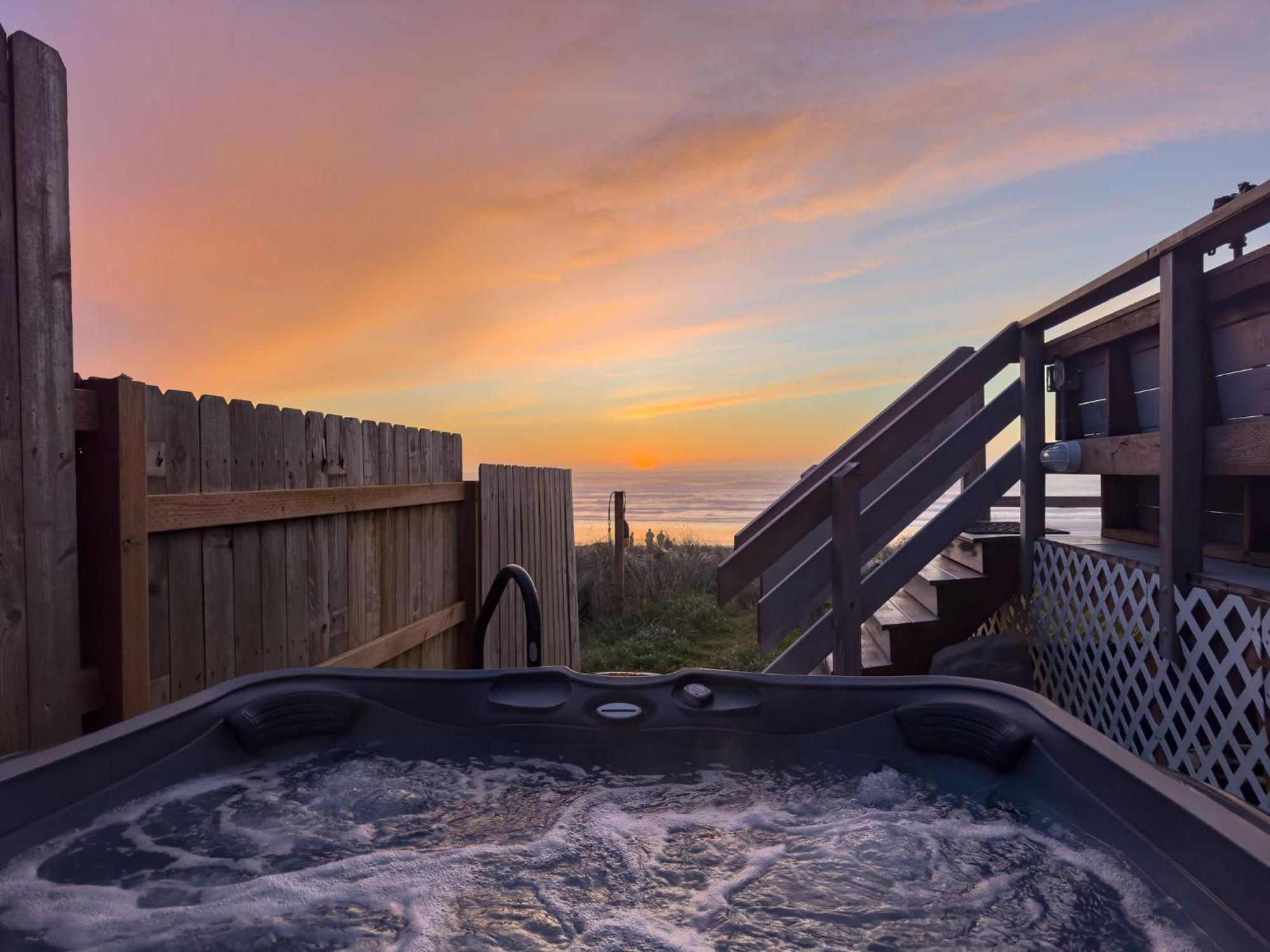 Steps From The Beach! Hottub, $1M Ocean View, Deck Waldport Exteriér fotografie