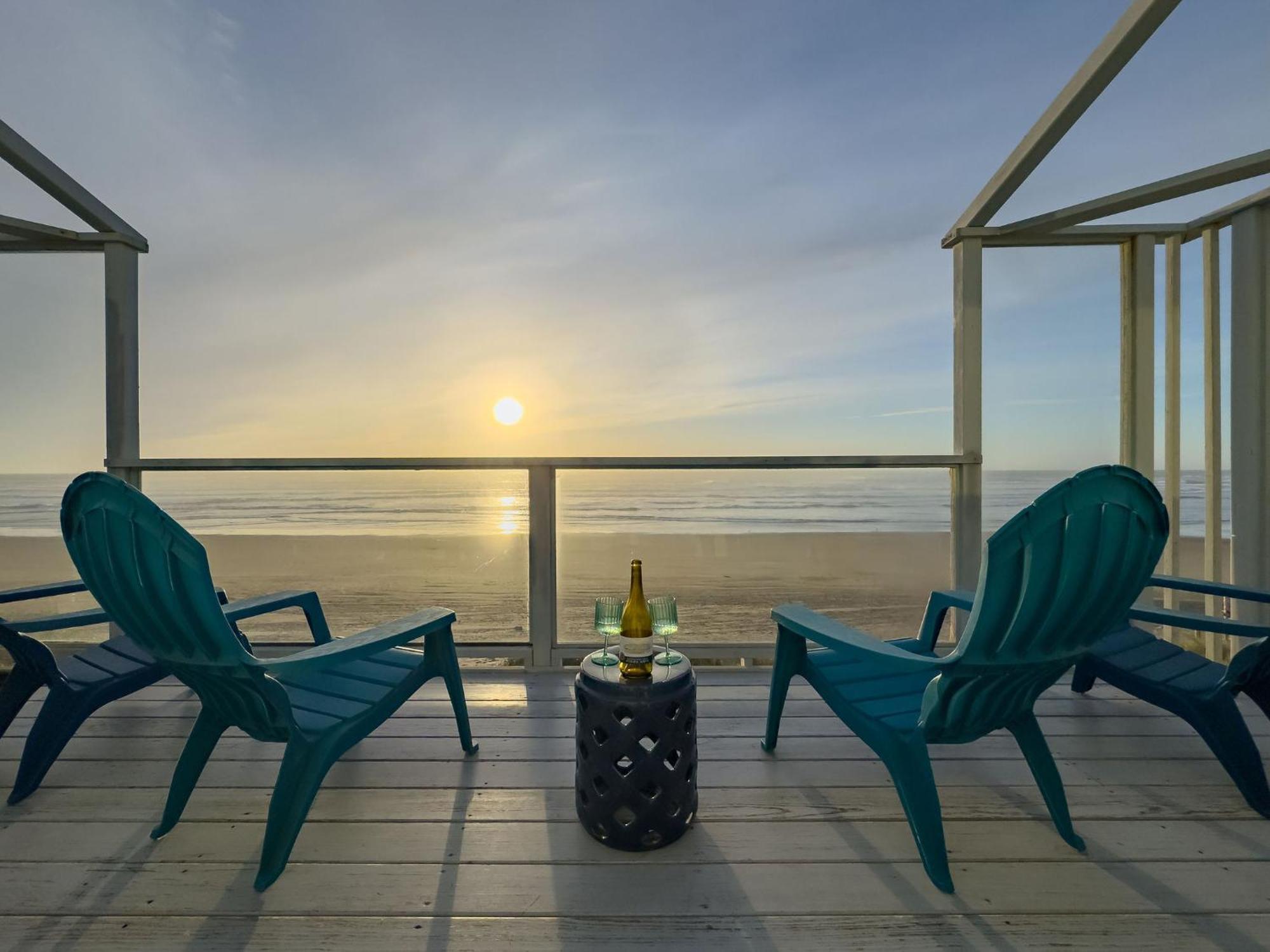 Steps From The Beach! Hottub, $1M Ocean View, Deck Waldport Exteriér fotografie